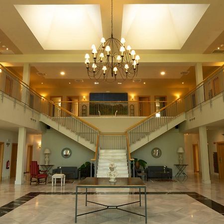 Hotel Villa Marcilla Екстериор снимка