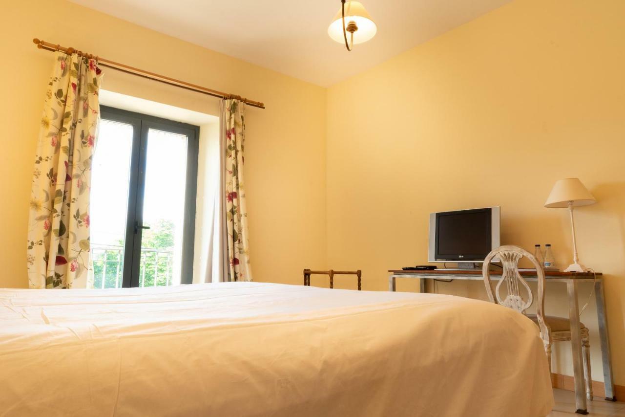 Hotel Villa Marcilla Екстериор снимка