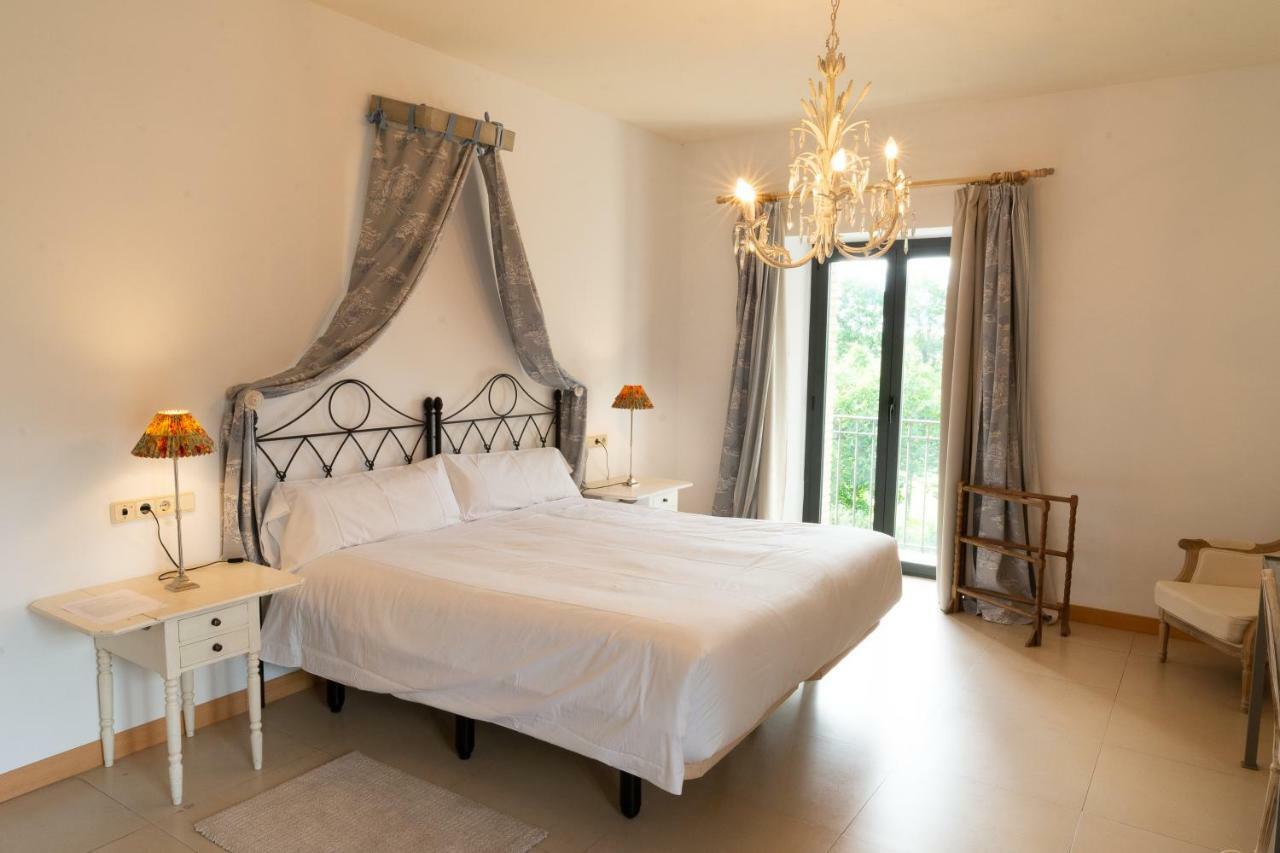 Hotel Villa Marcilla Екстериор снимка