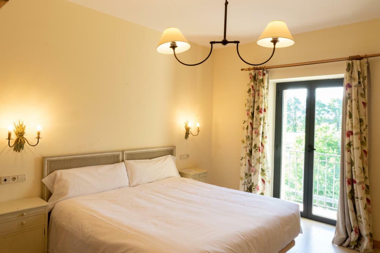 Hotel Villa Marcilla Екстериор снимка
